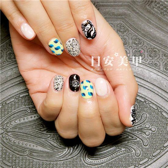 東區美甲.日安美甲-秋季的深色幾何搭