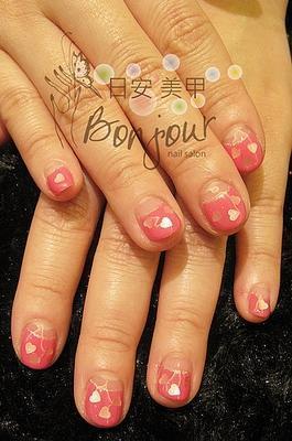 反法式甜愛心光療指甲 - 台北東區美甲指甲彩繪:日安美甲 Bonjour Nail Salon