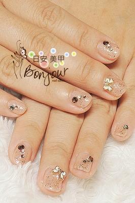 蝴蝶結風粉色新嫁娘光療指甲 - 台北東區指甲彩繪:日安美甲 Bonjour Nail Salon