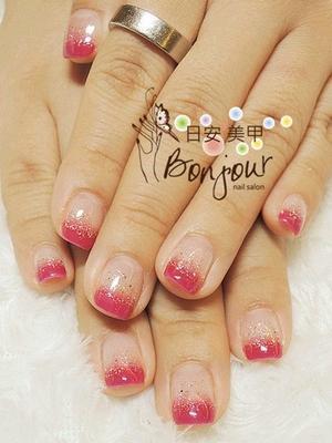 桃色漸層璀璨光療指甲 - 台北東區指甲彩繪:日安美甲 Bonjour Nail Salon