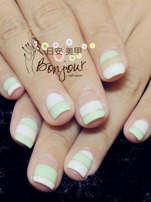 雙色橫紋光療指甲 - 台北東區美甲指甲彩繪:日安美甲 Bonjour Nail Salon