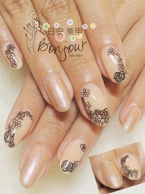 裸金黑玫瑰光療指甲 - 台北東區美甲:日安美甲 Bonjour Nail Salon
